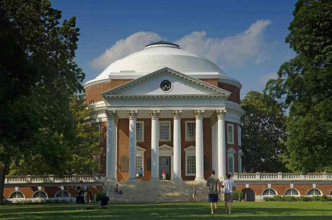 EUA, Virgínia, Rotunda da Universidade de Virgínia e vila acadêmica. Fundado por Thomas Jefferson; Charlottesville