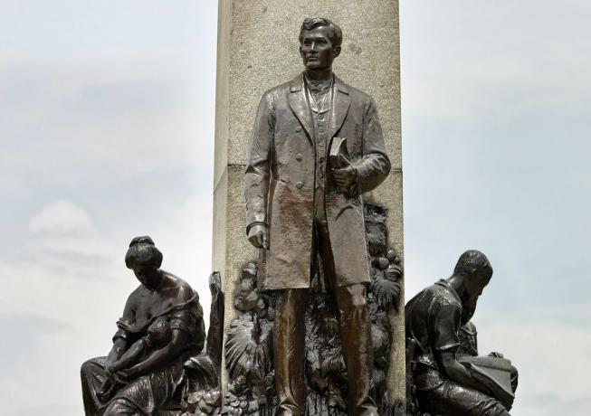 Um monumento de José Rizal em Manila, Filipinas