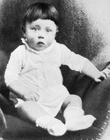 Retrato de bebê de Adolf Hitler