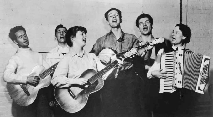 Cidade de Nova York, Almanac Singers, Woody Guthrie