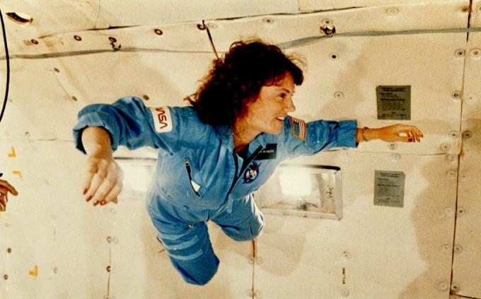 Christa McAuliffe em treinamento leve na NASA 