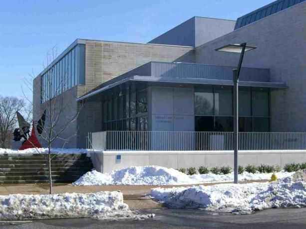 Exterior do Kemper Art Museum, pedra, construção de caixas anexadas, com neve de St. Louis