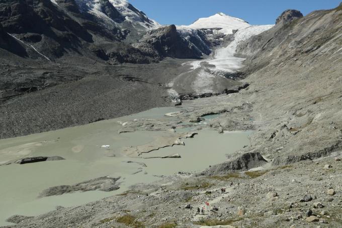 Geleira Pasterze da Áustria reduzida a um lago