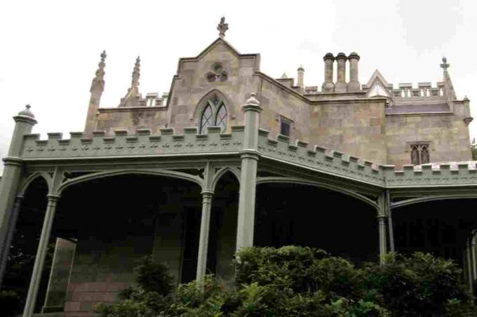 Detalhes do renascimento gótico na mansão Lyndhurst em Tarrytown, Nova York