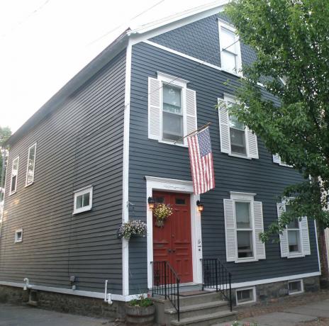 Casa cinza e branca na Stockade, Schenectady, NY