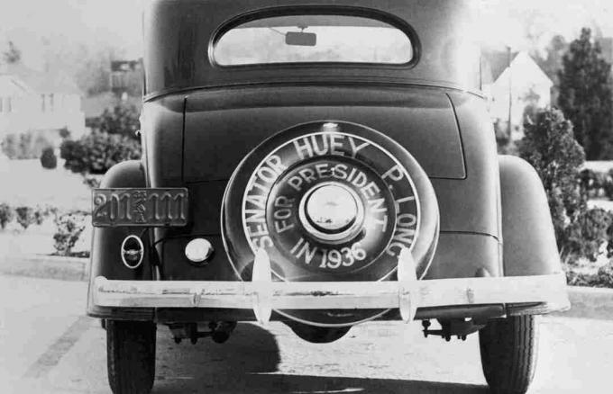 foto de carro proclamando Huey Long para presidente