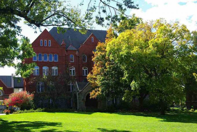 Old Main no Macalester College