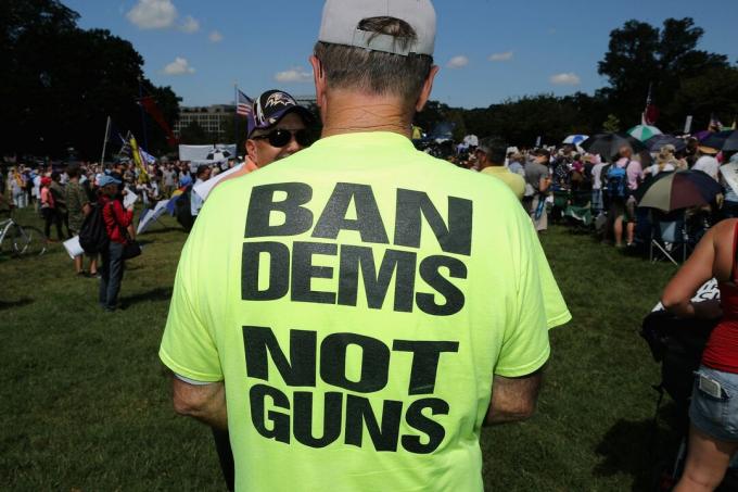 Os apoiadores do Tea Party se reúnem no West Front Lawn para uma manifestação contra o acordo nuclear do Irã no Capitólio dos EUA, em 9 de setembro de 2015, em Washington, DC.