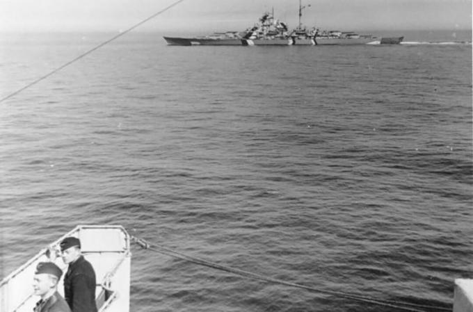 Bismarck no mar Báltico, 1941