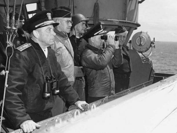 Bradley a bordo do USS Augusta no Dia D, 1944