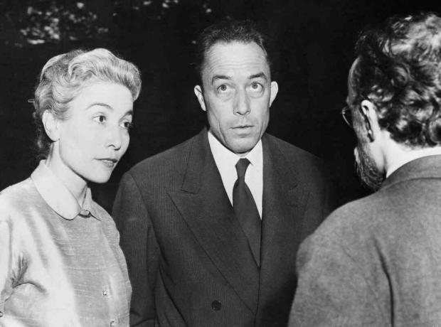 Albert Camus e sua esposa, ganhador do prêmio Nobel