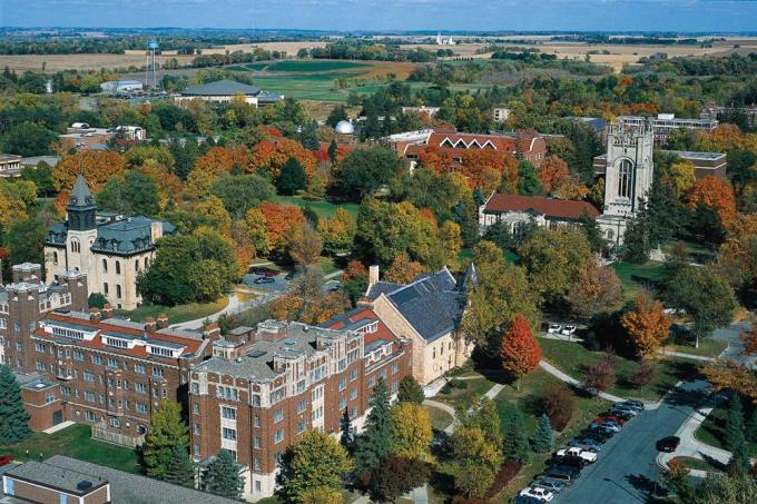 Uma vista aérea do Carleton College em Minnesota.