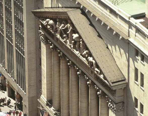 NYSE Broad Street fachada de cima, frontão, clarabóia