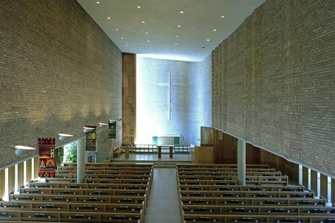 interior da igreja projetado por Eliel Saarinen e Eero Saarinen