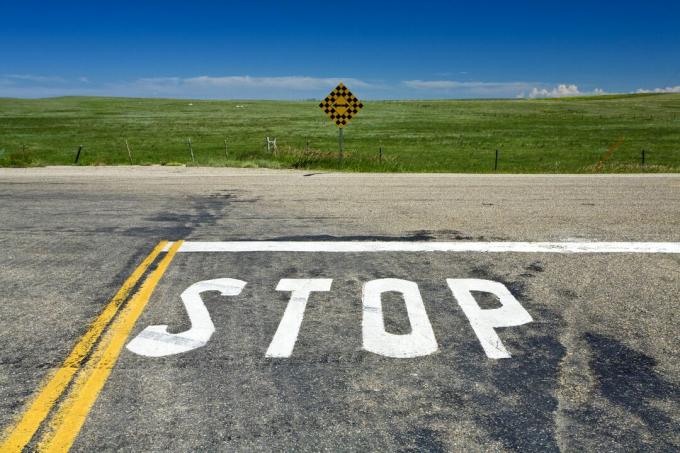 Carretera com o número de Stop.