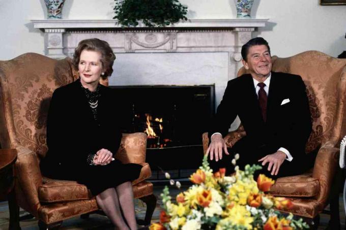 Presidente Ronald Reagan com Margaret Thatcher, 1981.