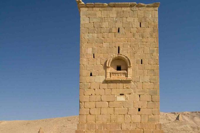 Parte superior da torre de Elahbel