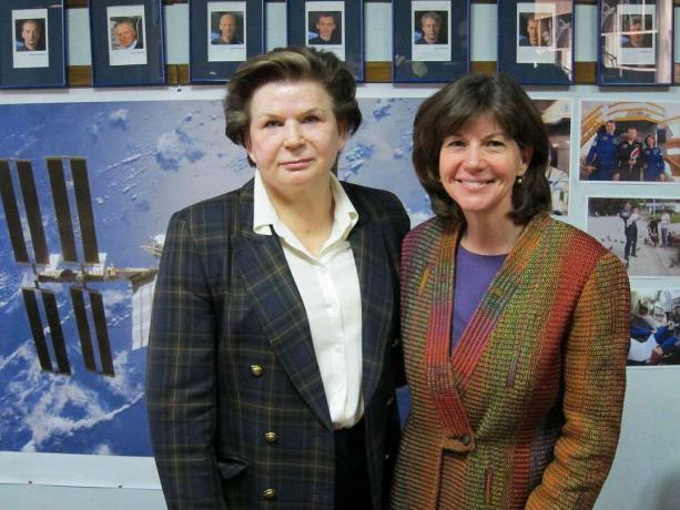 Valentina Tereshkova e Cady Coleman.